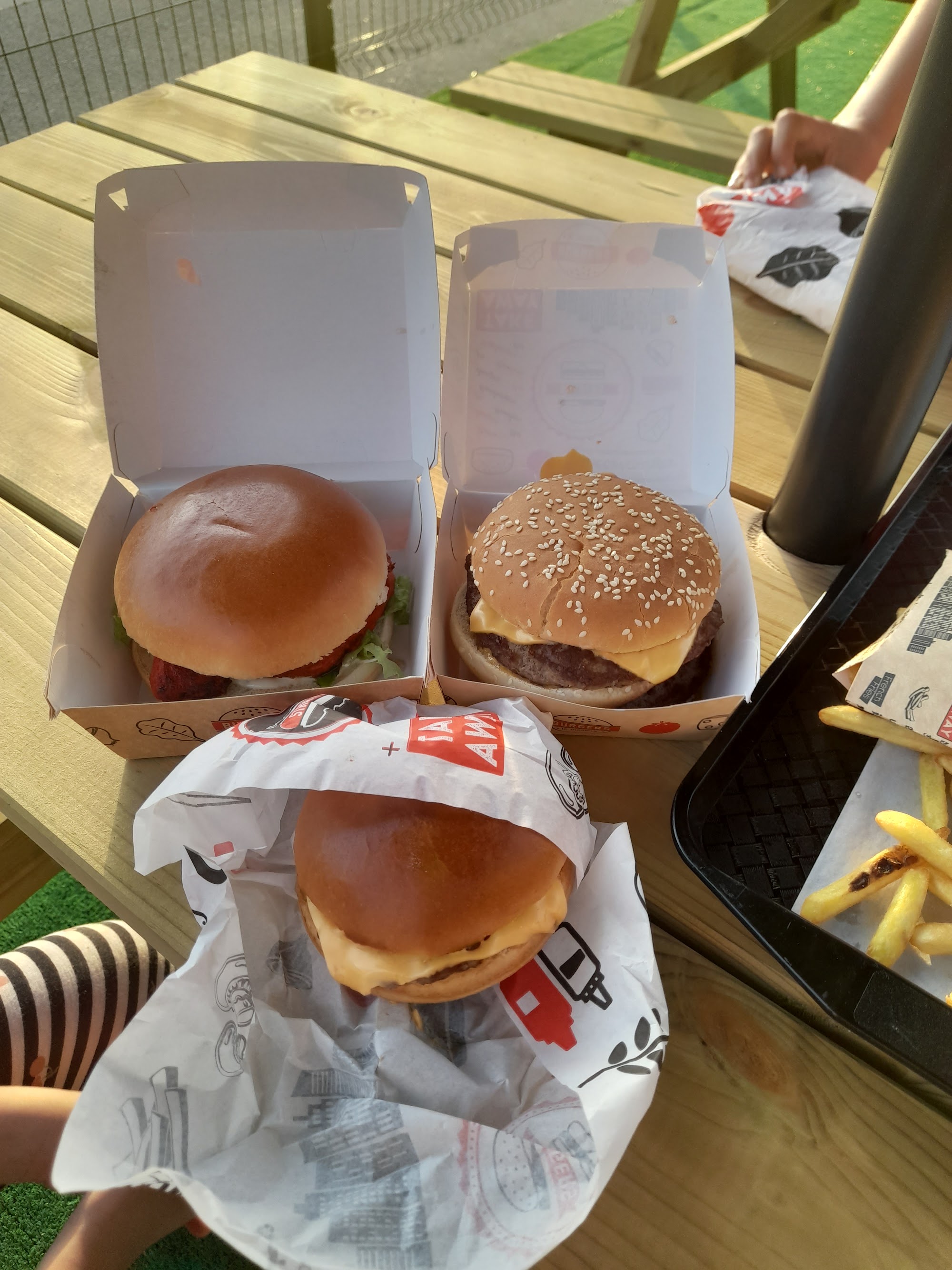 Burgers Chicken Ben's